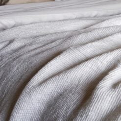 Alternative view of Dommelin Sprei Unique - Duifgrijs